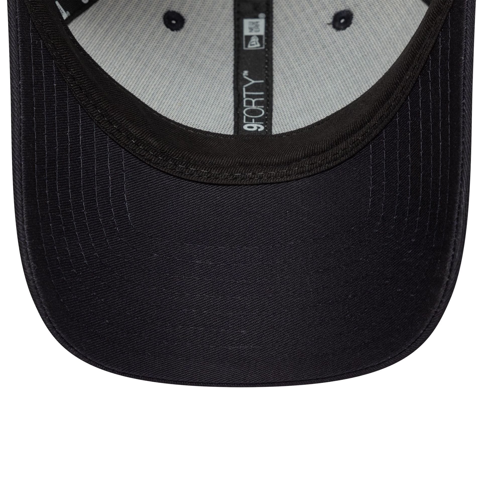 Pinstripe 9Forty cap